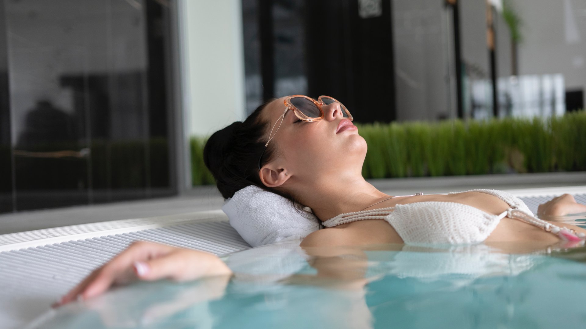 Hol lehet otthon felállítani egy jacuzzit? Miért jó egy jacuzzi otthon?